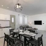 Thiopetra Villa *