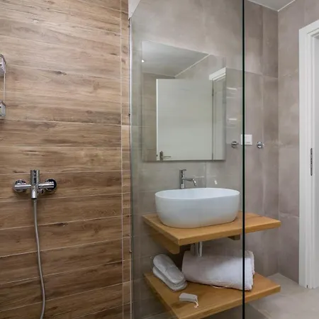 Thiopetra Villa Triovasálos