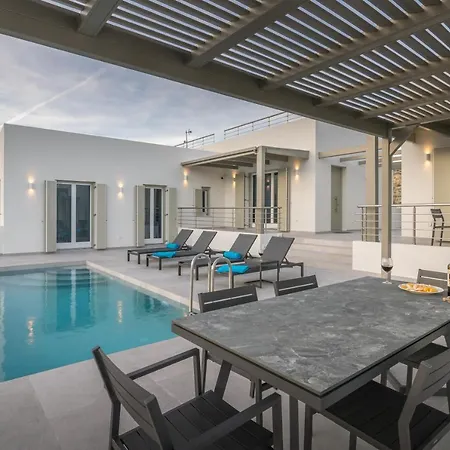 Thiopetra Villa *