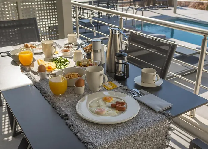 Thiopetra * Triovasálos